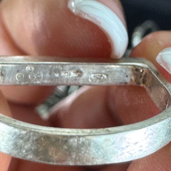 Gucci Silver Minimalist Ring with Geometric Design - Picture 7 of 16